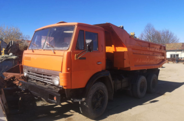 Camion KAMAZ en très bon Etat. Seulement 300000 Km