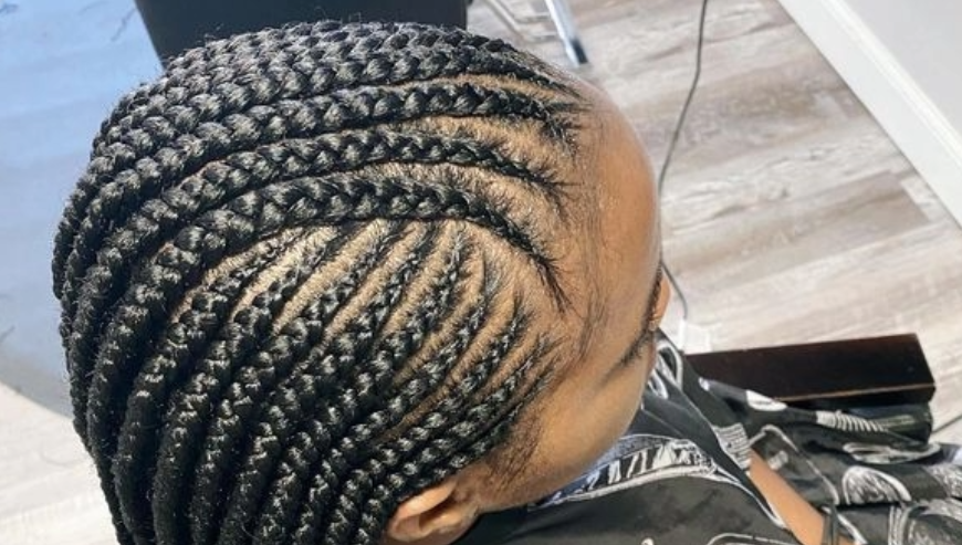 💇🏾‍♀️ Salon de Coiffure Dame – Spécialiste des Tresses à Kinshasa
