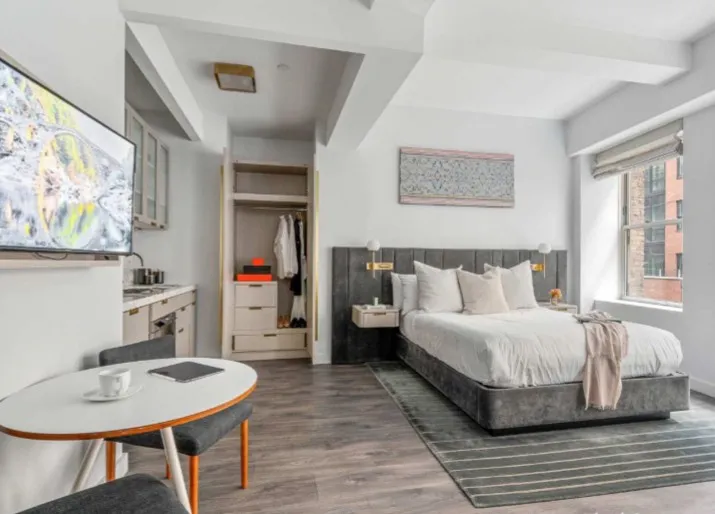 Maison à louer – 4 chambres spacieuses -2 Douches -2 cuisines – 2 Salons